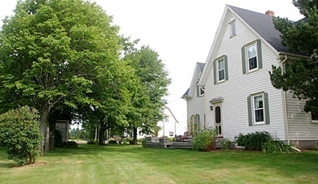 A Country Home Inn The City Charlottetown Exterior foto